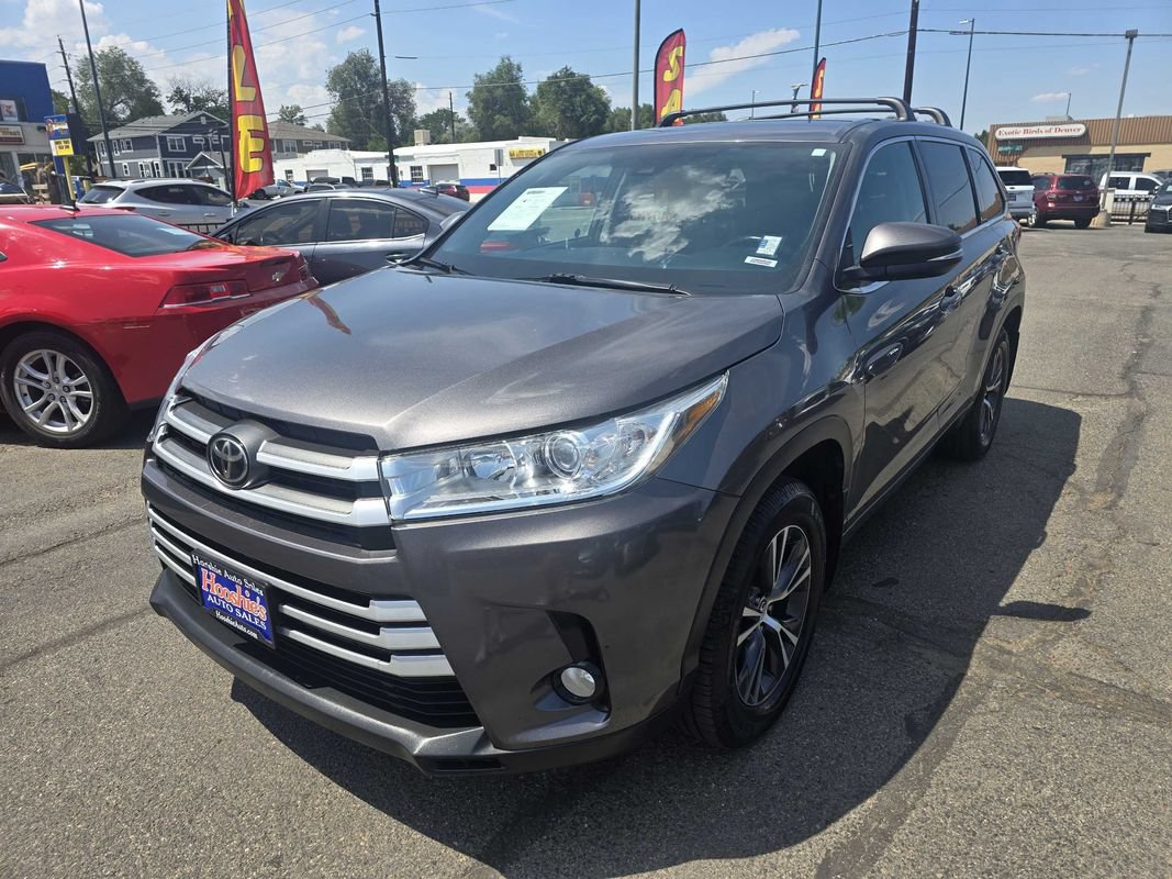 Used 2017 Toyota Highlander LE AWD/4WD image 2