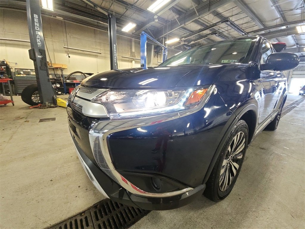 Used 2019 Mitsubishi Outlander ES image 29