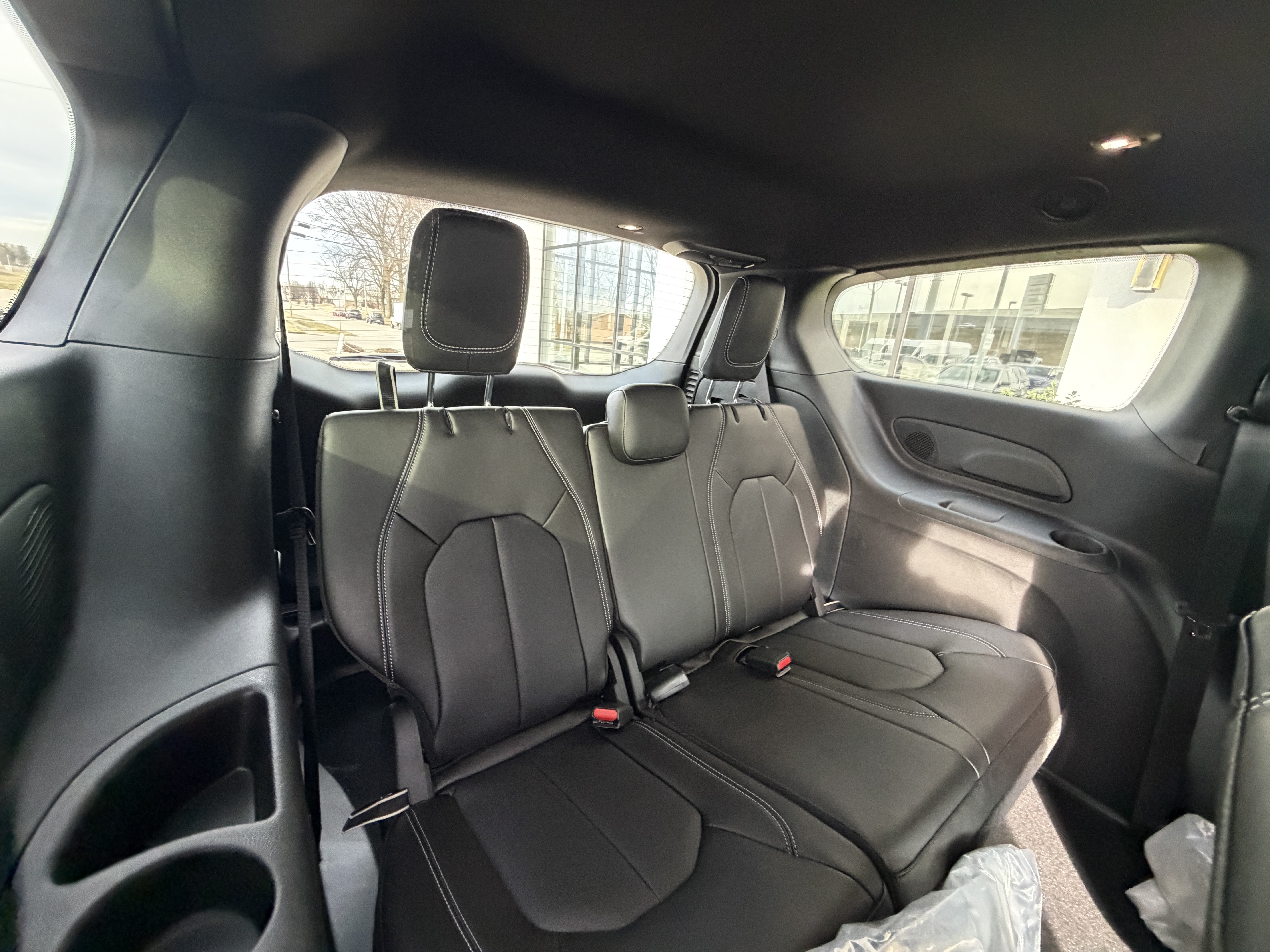 New 2026 Chrysler Pacifica Select AWD/4WD image 28