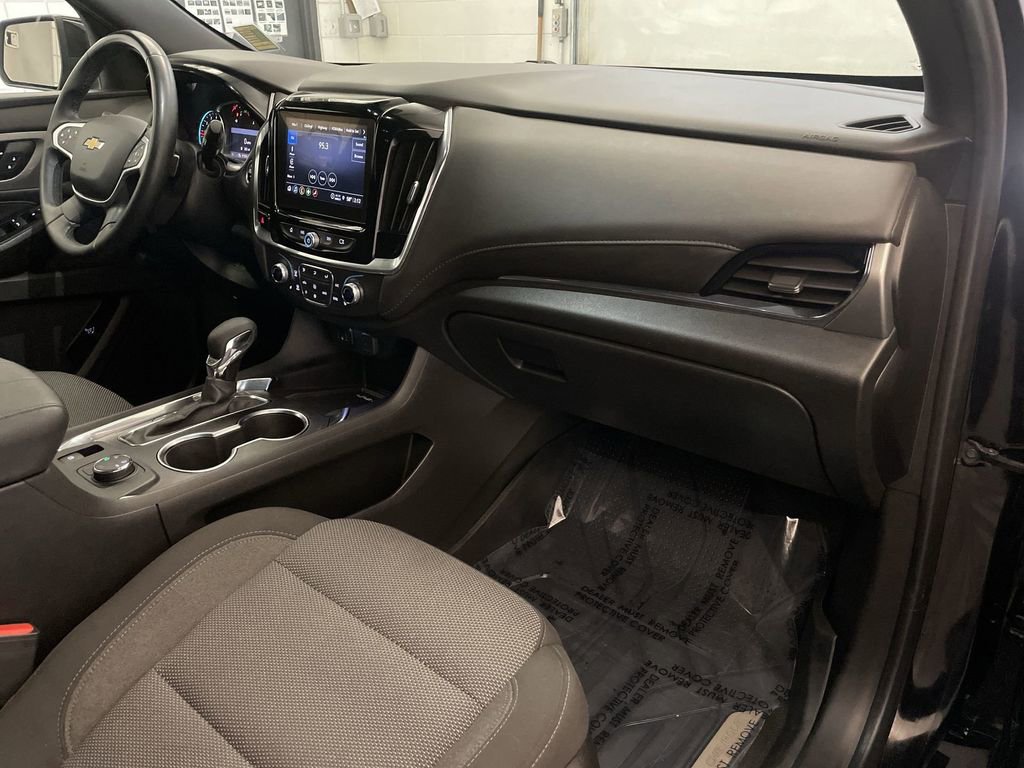 Used 2023 Chevrolet Traverse LT w/ LPO, Floor Liner Package AWD/4WD image 21