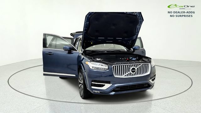 Used 2024 Volvo XC90 B5 Core AWD/4WD image 12