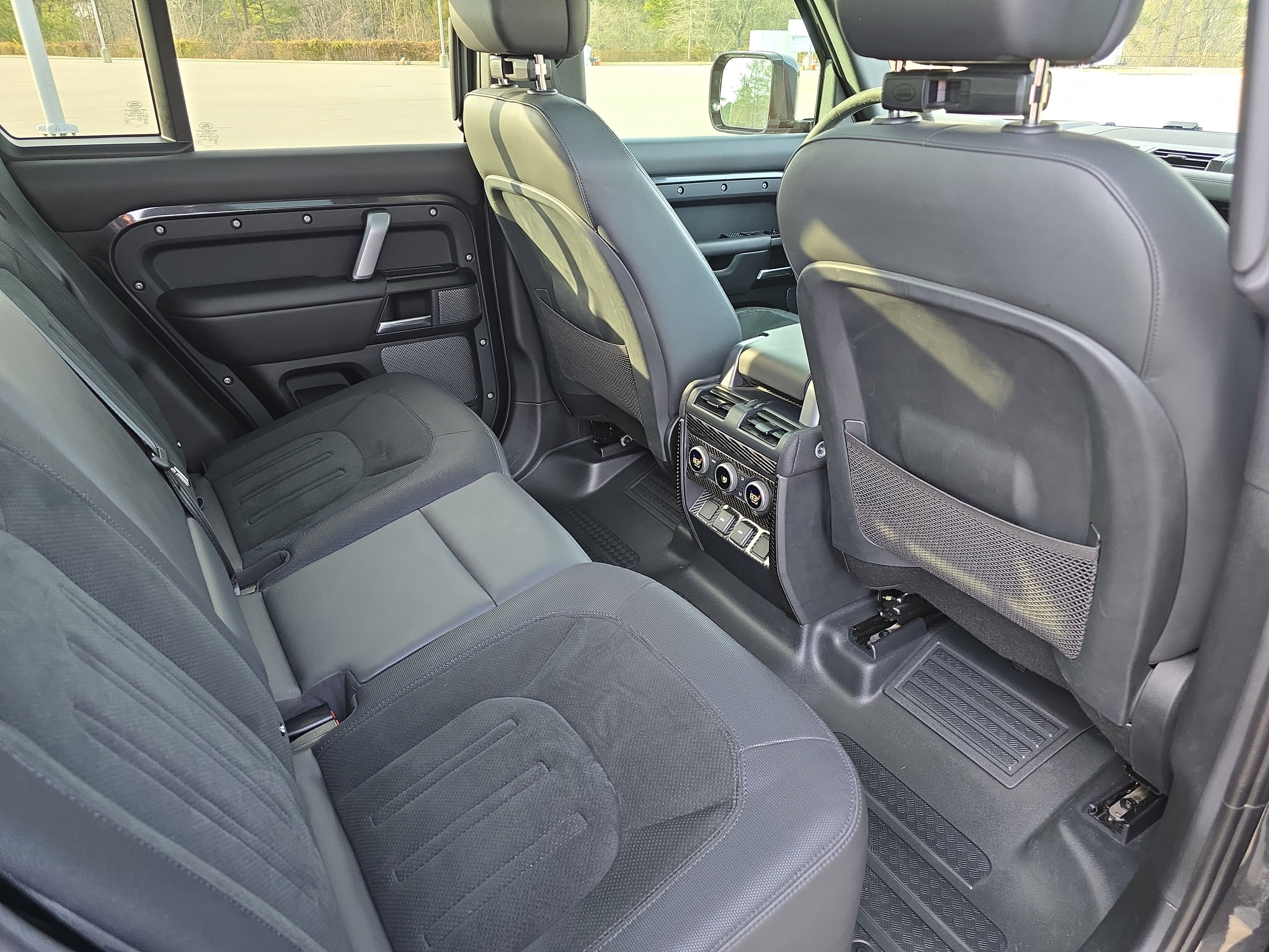 Used 2023 Land Rover Defender 110 V8 image 11