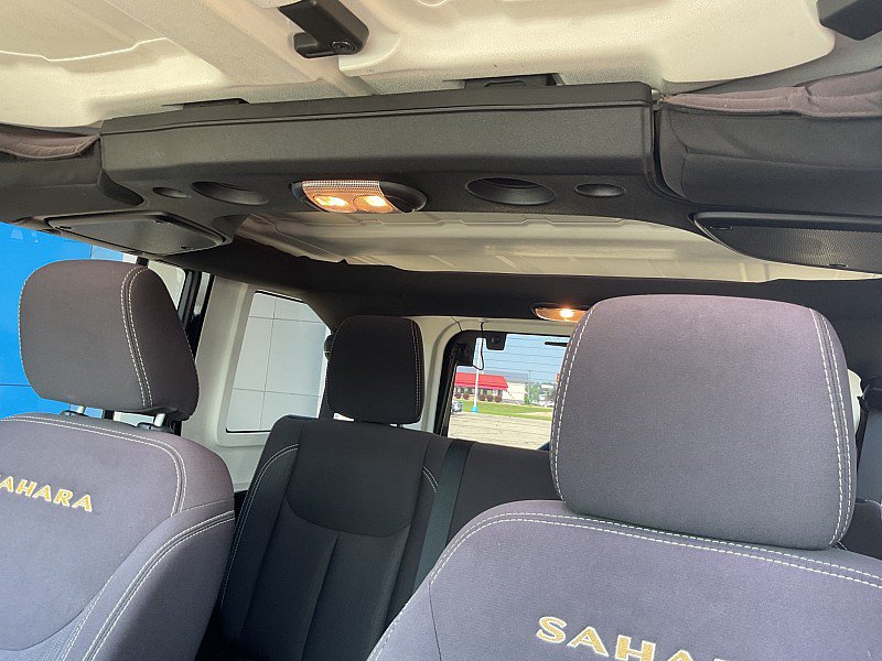 Used 2015 Jeep Wrangler Unlimited Sahara w/ Connectivity Group AWD/4WD image 25
