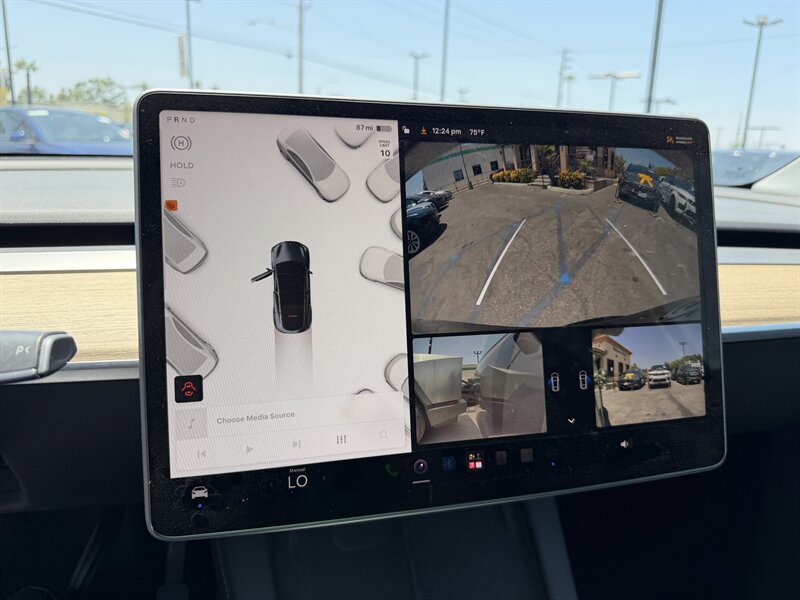 Used 2022 Tesla Model Y Long Range AWD/4WD image 19