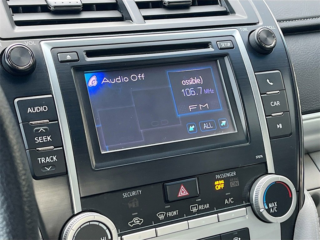 Used 2013 Toyota Camry L image 11