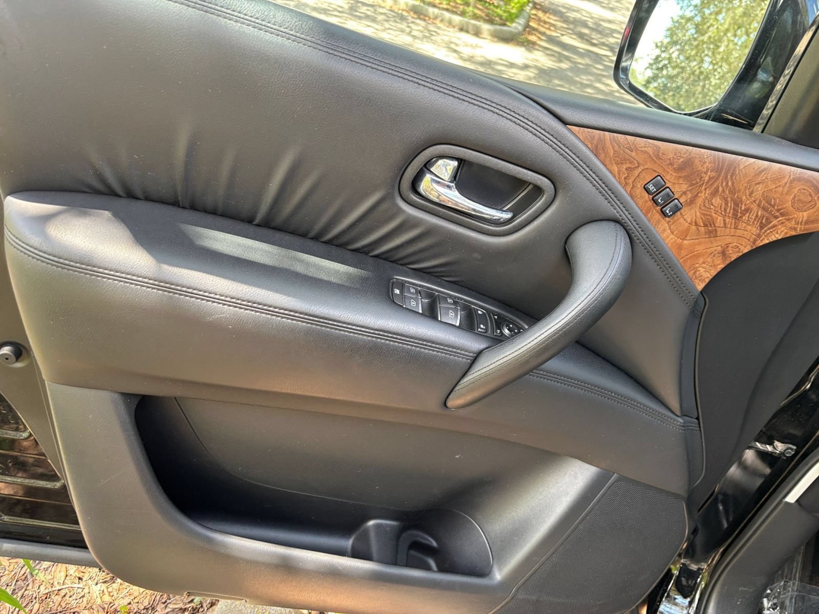Used 2024 Nissan Armada SL RWD image 18