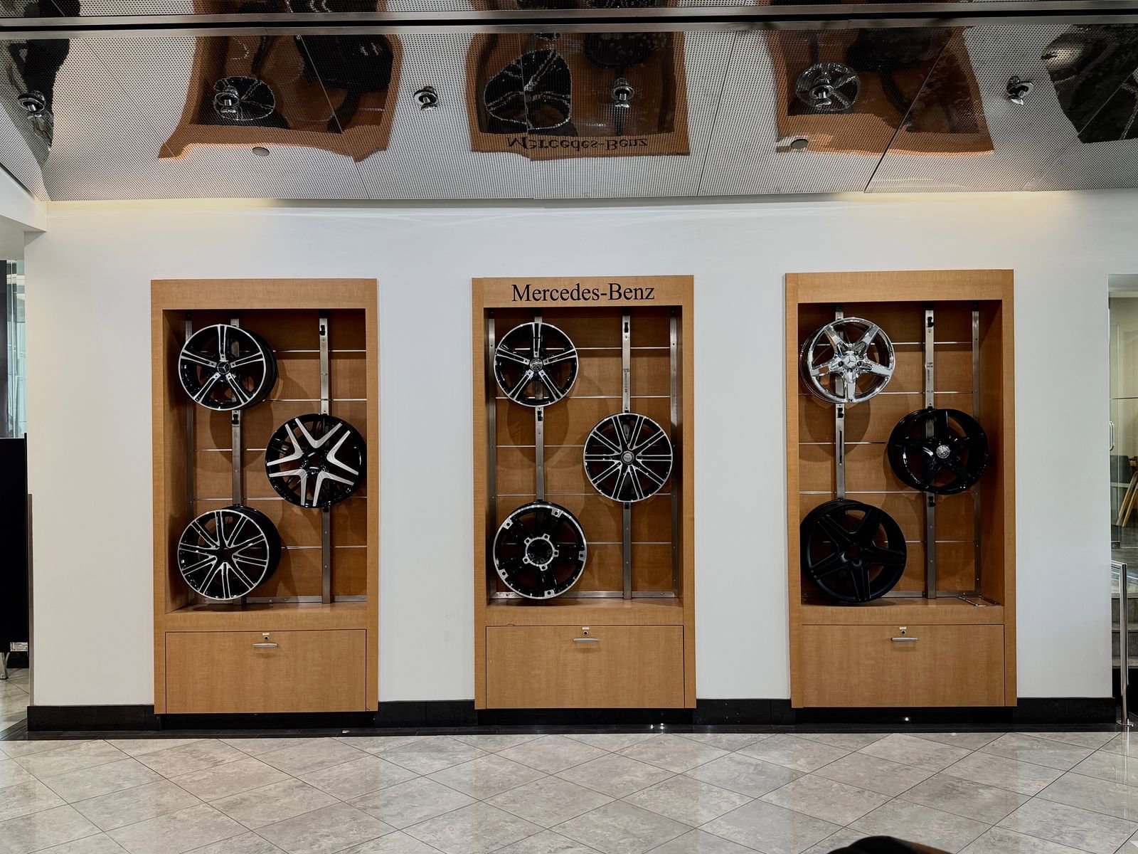 New 2026 Mercedes-Benz EQS 400 4MATIC SUV image 18