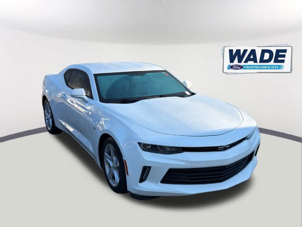 Used 2017 Chevrolet Camaro LT RWD image 3