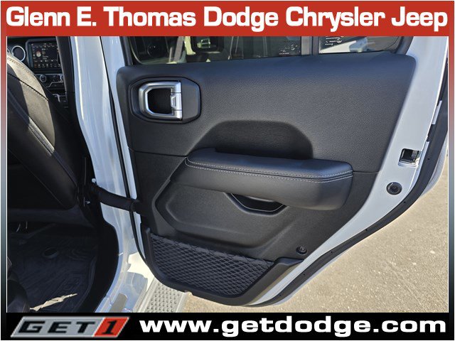 Used 2023 Jeep Wrangler Sahara w/ Cold Weather Group image 31