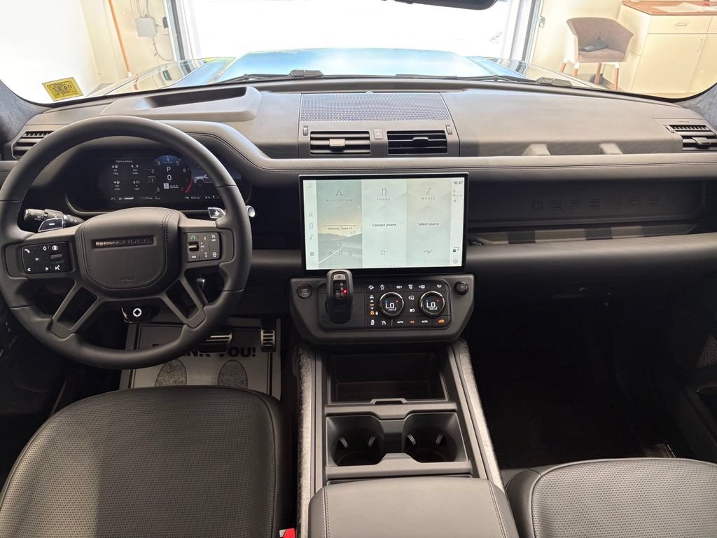 New 2026 Land Rover Defender 110 AWD/4WD image 25
