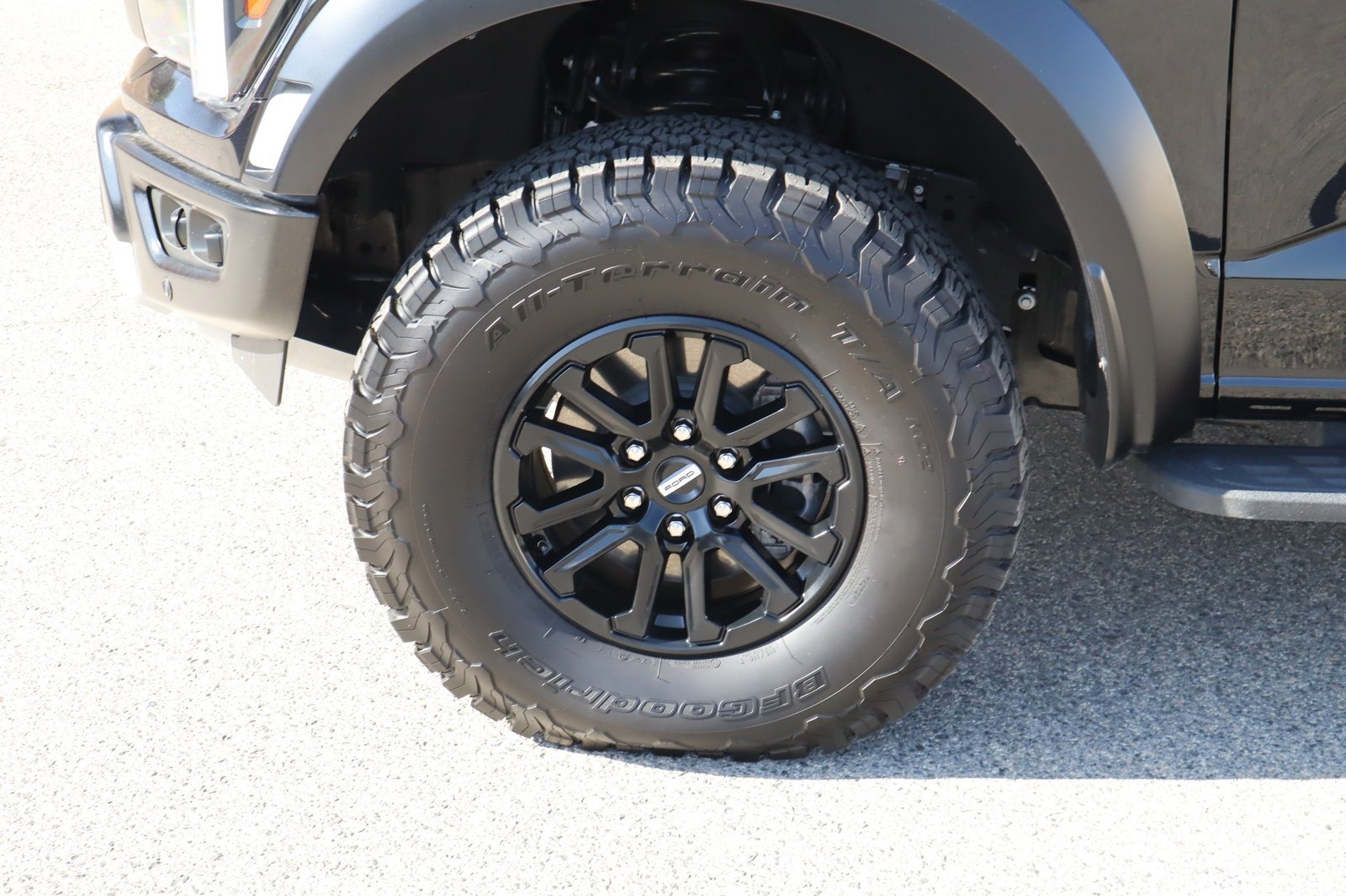 Used 2025 Ford F150 Raptor AWD/4WD image 14