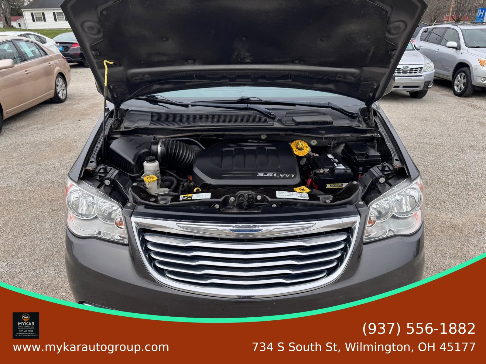 Used 2016 Chrysler Town & Country Touring w/ Driver Convenience Group FWD image 26
