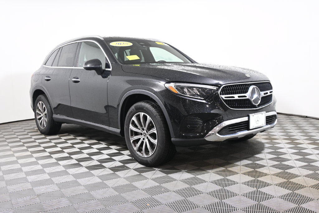 Used 2025 Mercedes-Benz GLC 300 4MATIC image 9