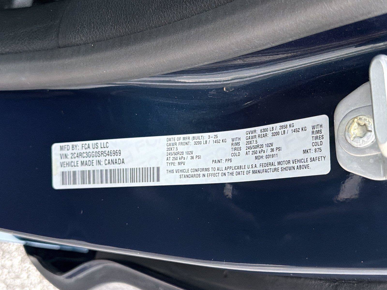 Used 2025 Chrysler Pacifica Limited AWD/4WD image 32
