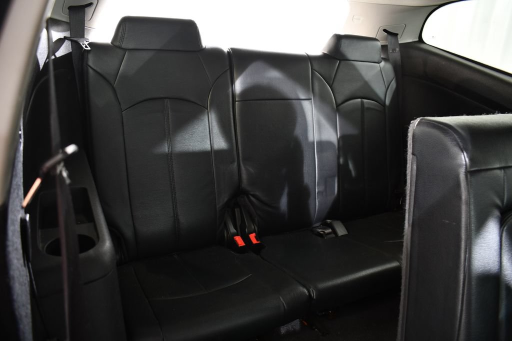 Used 2017 Chevrolet Traverse LT w/ Style and Technology Package FWD image 20