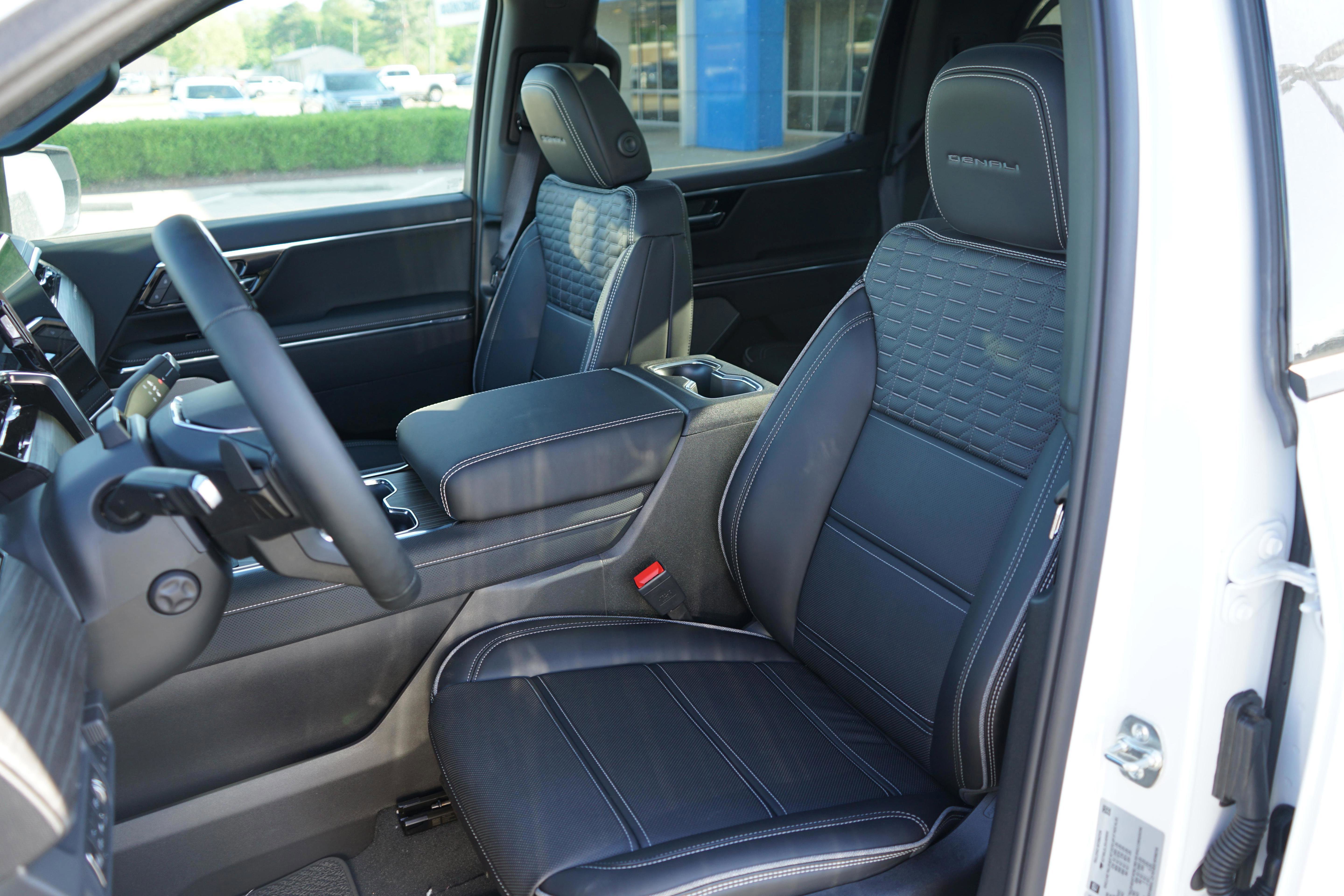 New 2025 GMC Sierra EV Denali image 9