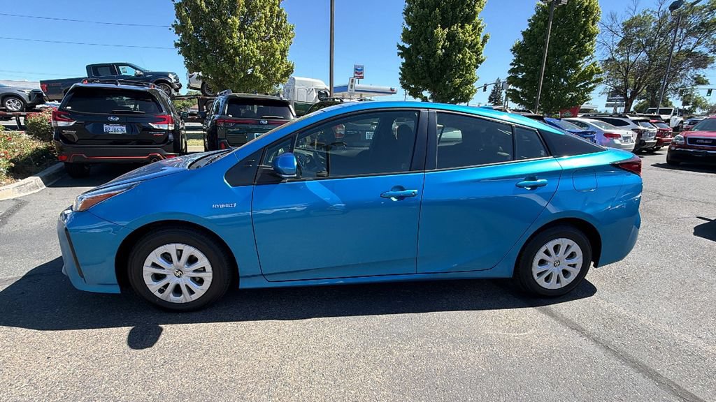 Used 2022 Toyota Prius L Eco FWD image 7