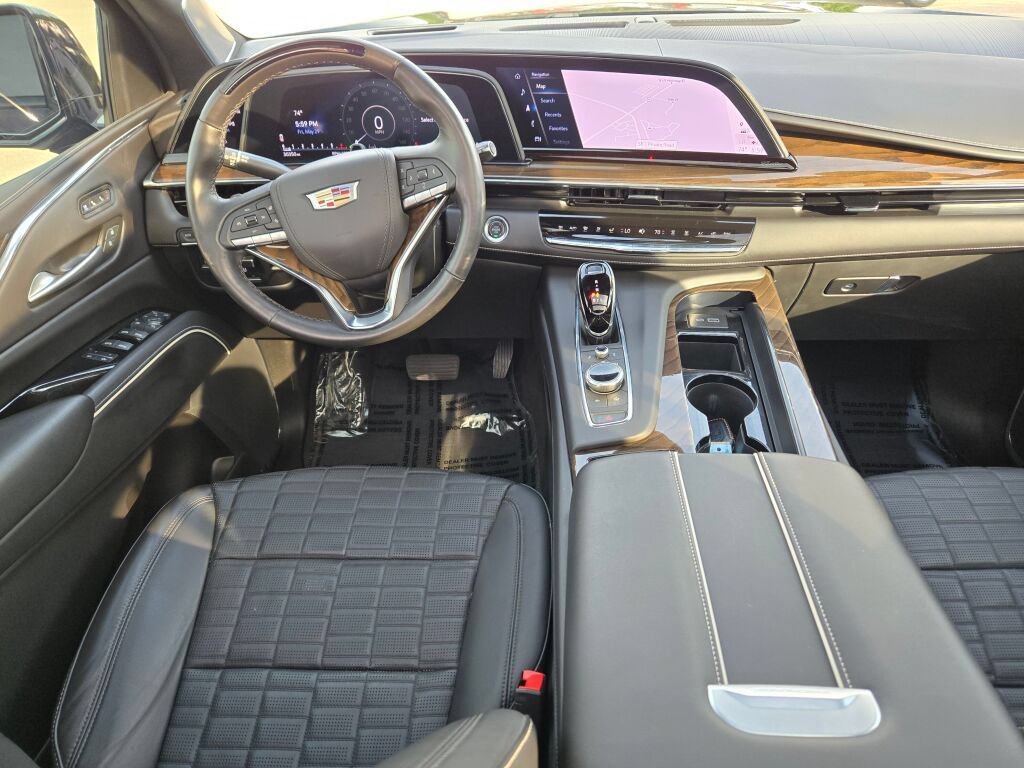 Used 2024 Cadillac Escalade Sport Platinum w/ LPO, ONYX Package AWD/4WD image 24