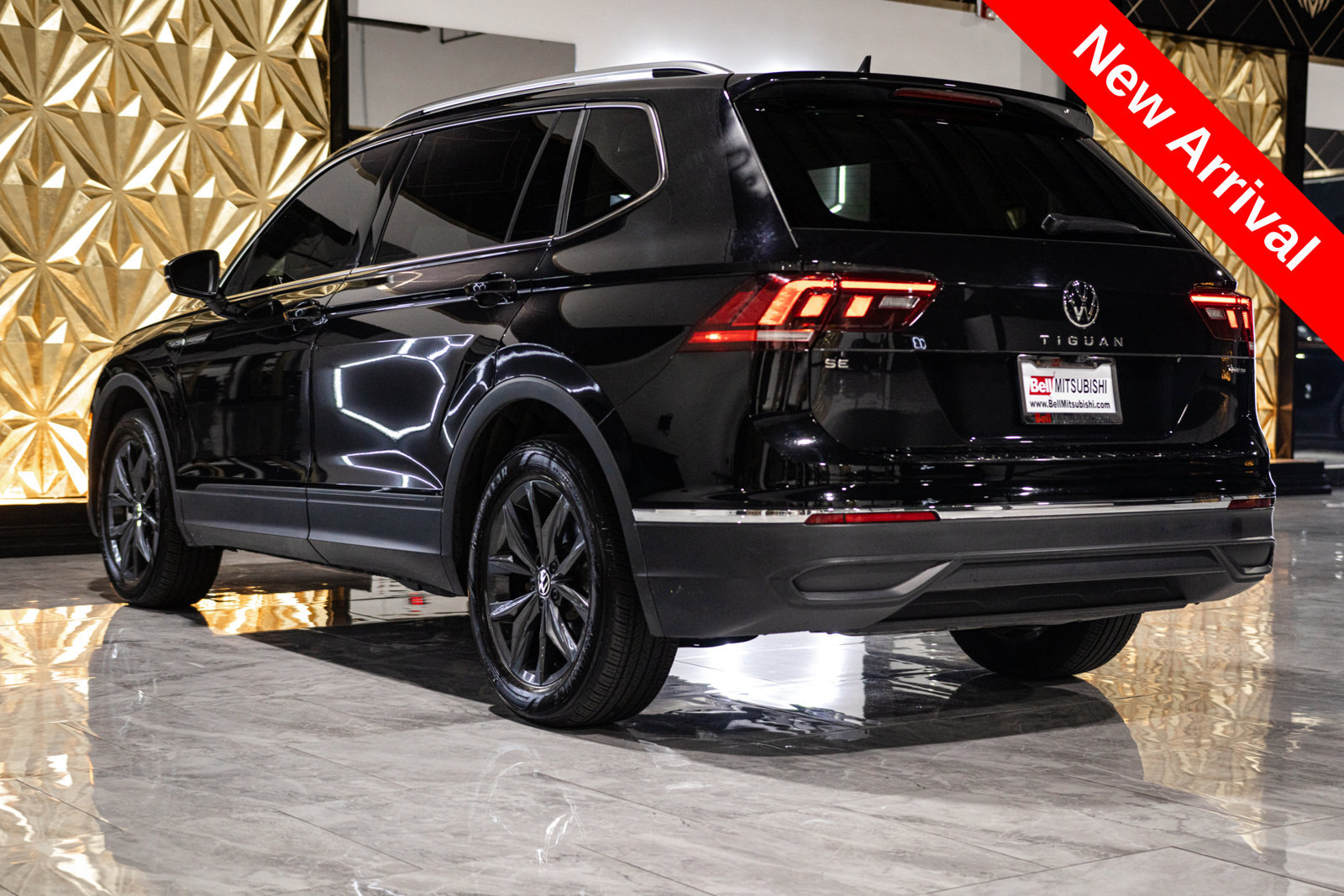 Used 2024 Volkswagen Tiguan SE AWD/4WD image 5
