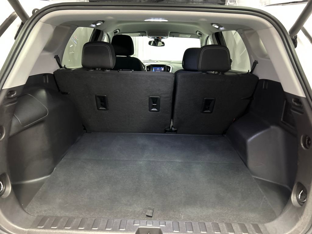 Used 2022 GMC Terrain SLE w/ Driver Convenience Package image 24