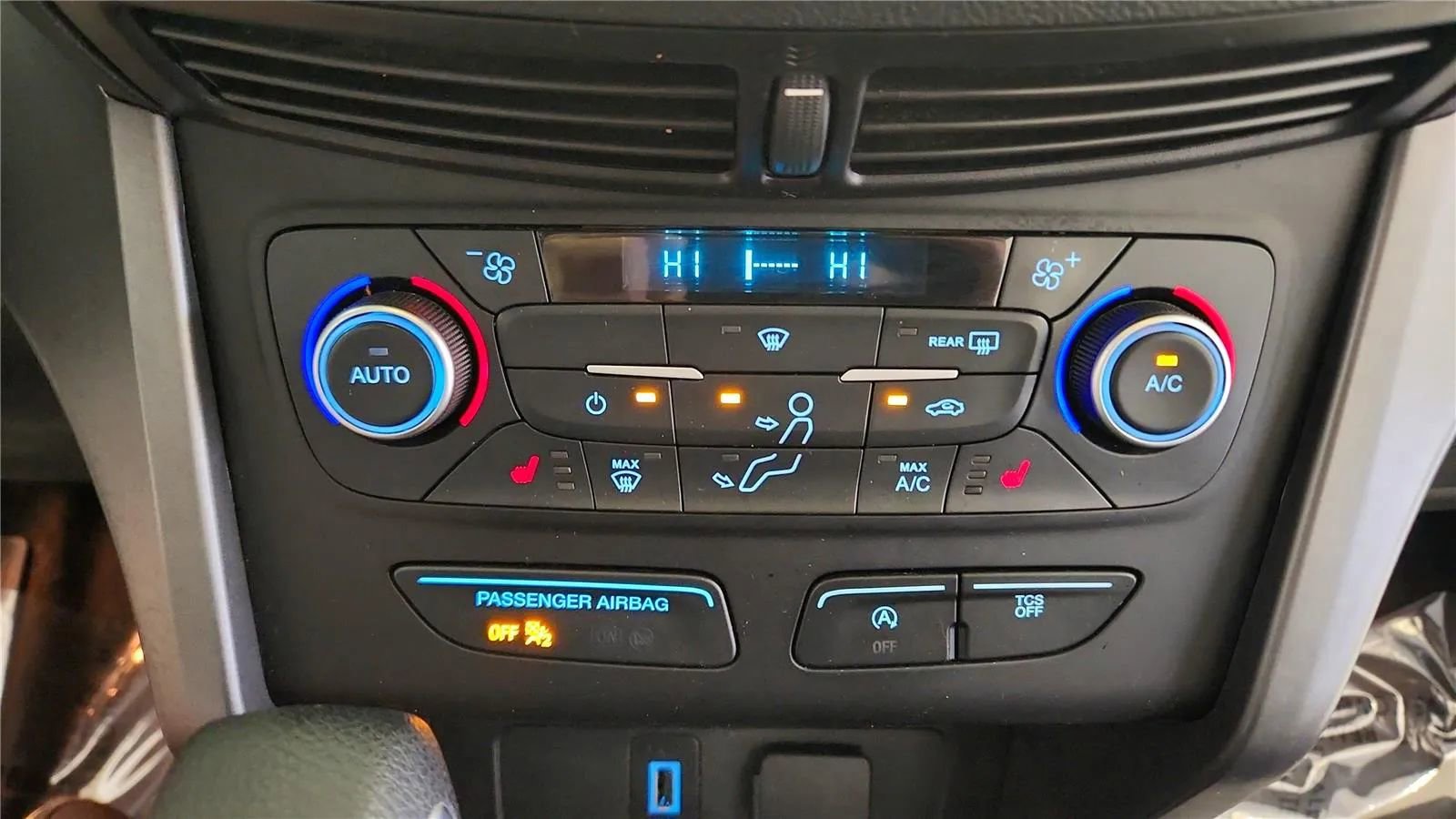 Used 2018 Ford Escape SE image 29
