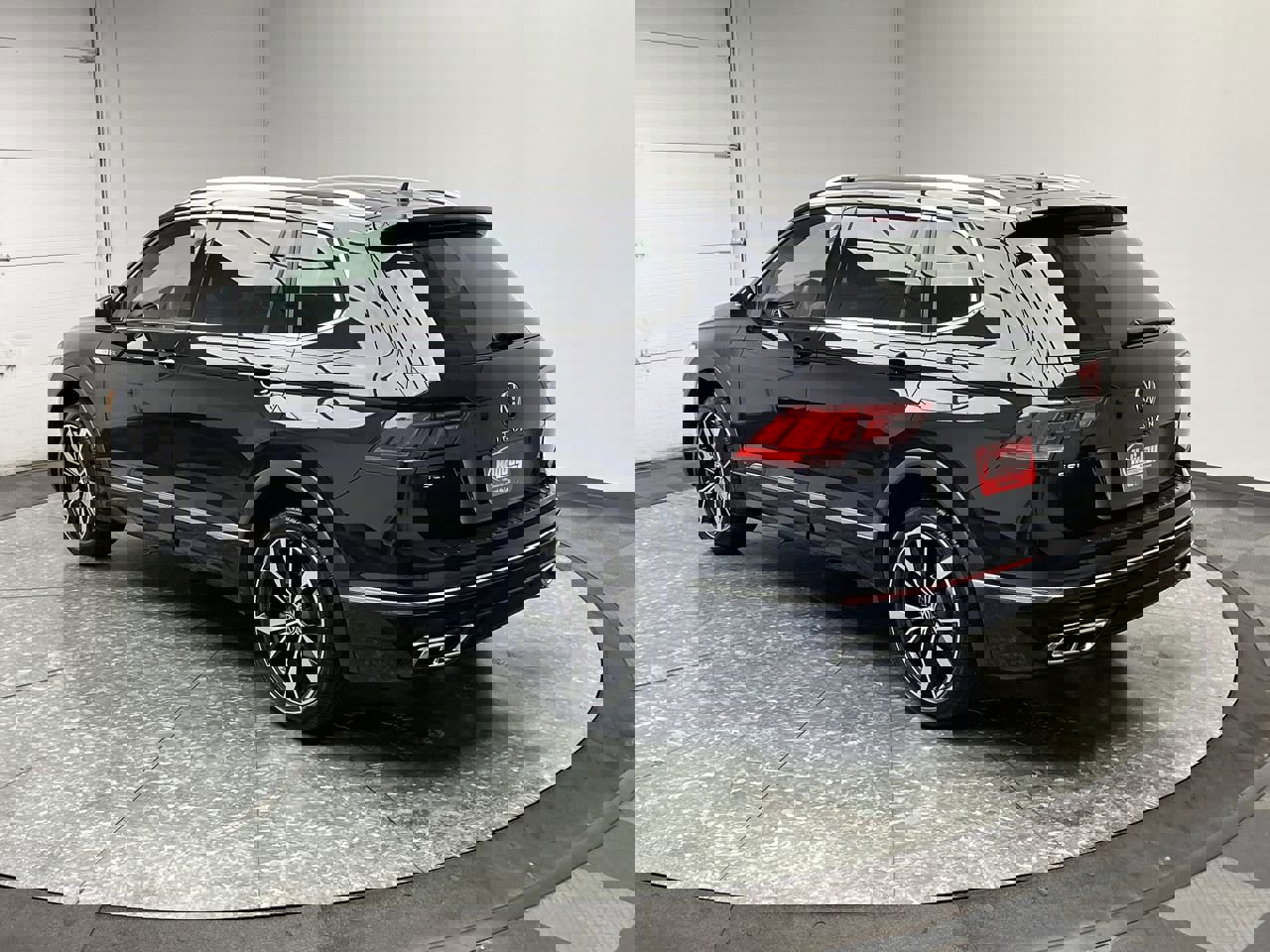 Used 2022 Volkswagen Tiguan SEL R-Line AWD/4WD image 2