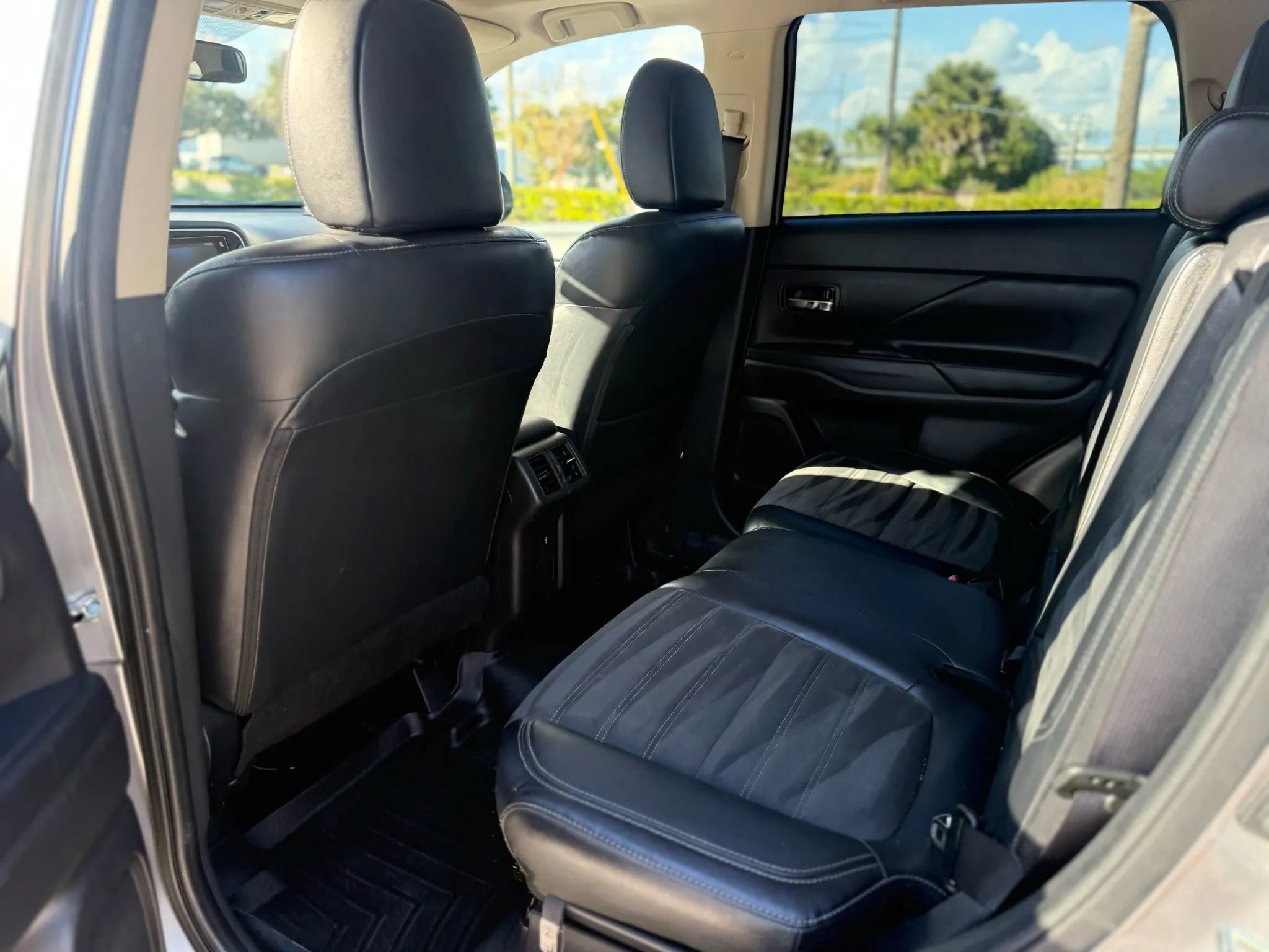 Used 2019 Mitsubishi Outlander SEL FWD image 21