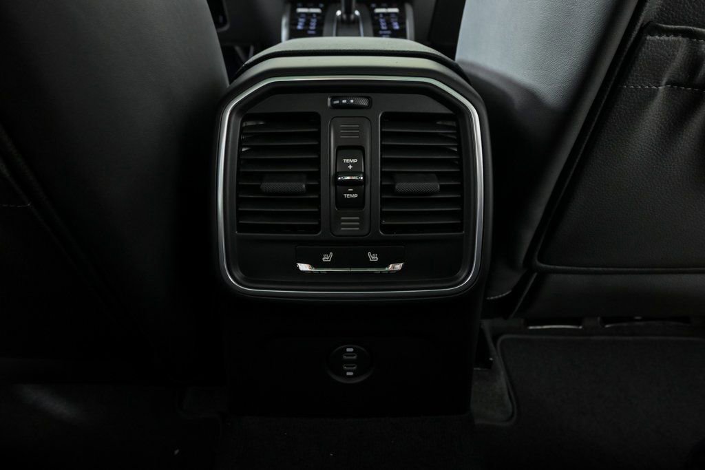 New 2026 Porsche Macan image 21
