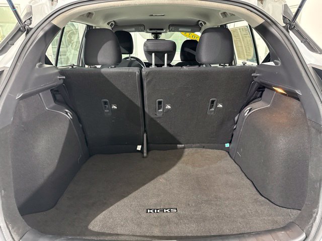 Used 2023 Nissan Kicks SV w/ Interior Electronics Package FWD image 9