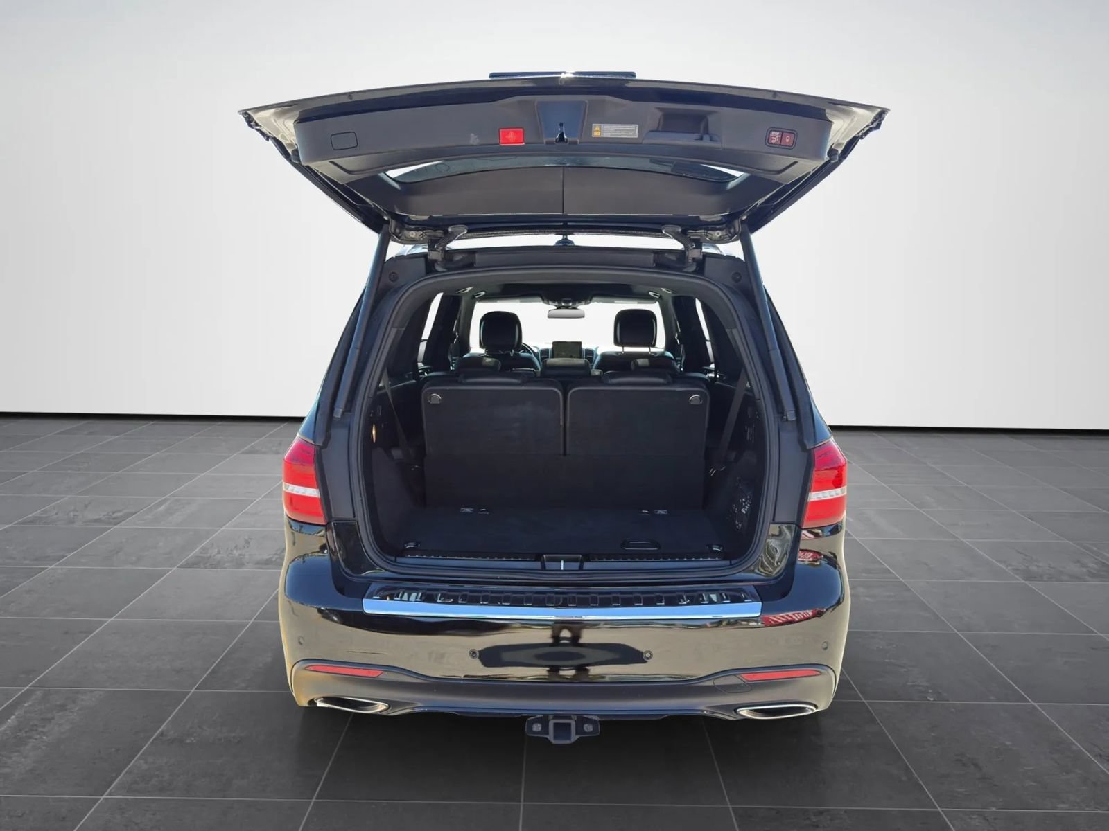Used 2017 Mercedes-Benz GLS 550 4MATIC w/ Driver Assistance Package image 35