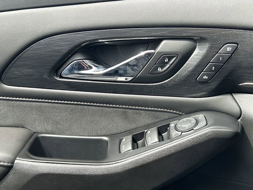 Used 2023 Chevrolet Traverse High Country w/ LPO, Cargo Package image 24