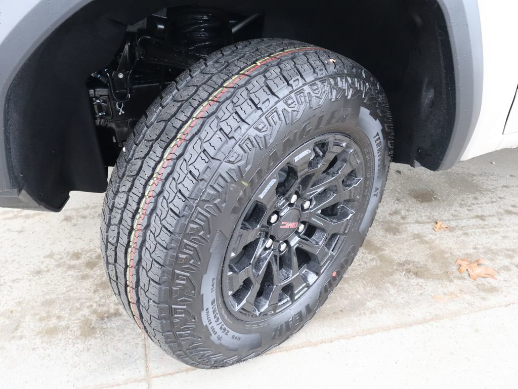 New 2026 GMC Canyon Elevation w/ Convenience Package image 39