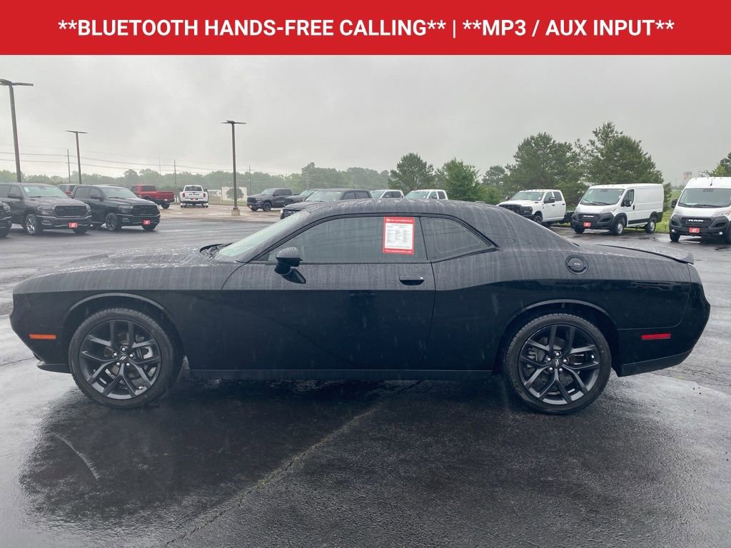 Used 2022 Dodge Challenger SXT w/ Blacktop Package RWD image 4