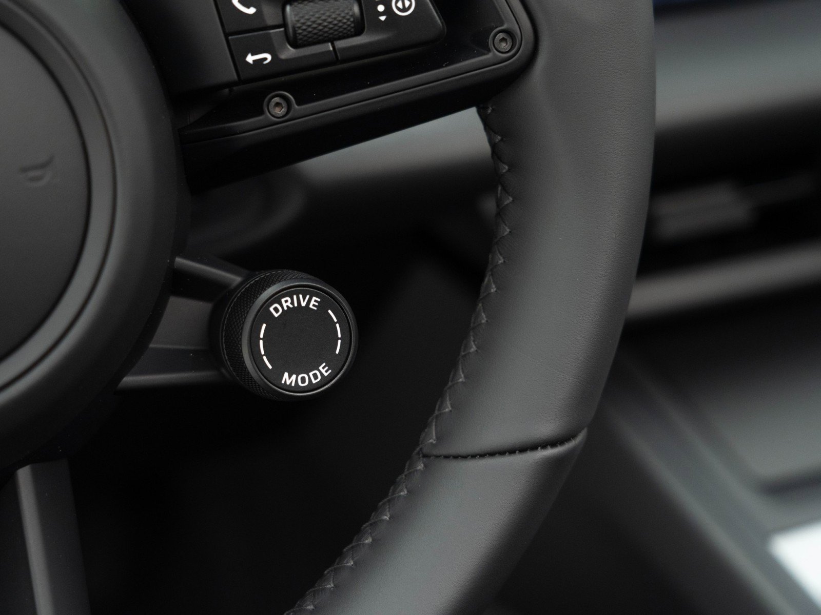 New 2026 Porsche Macan Electric image 27