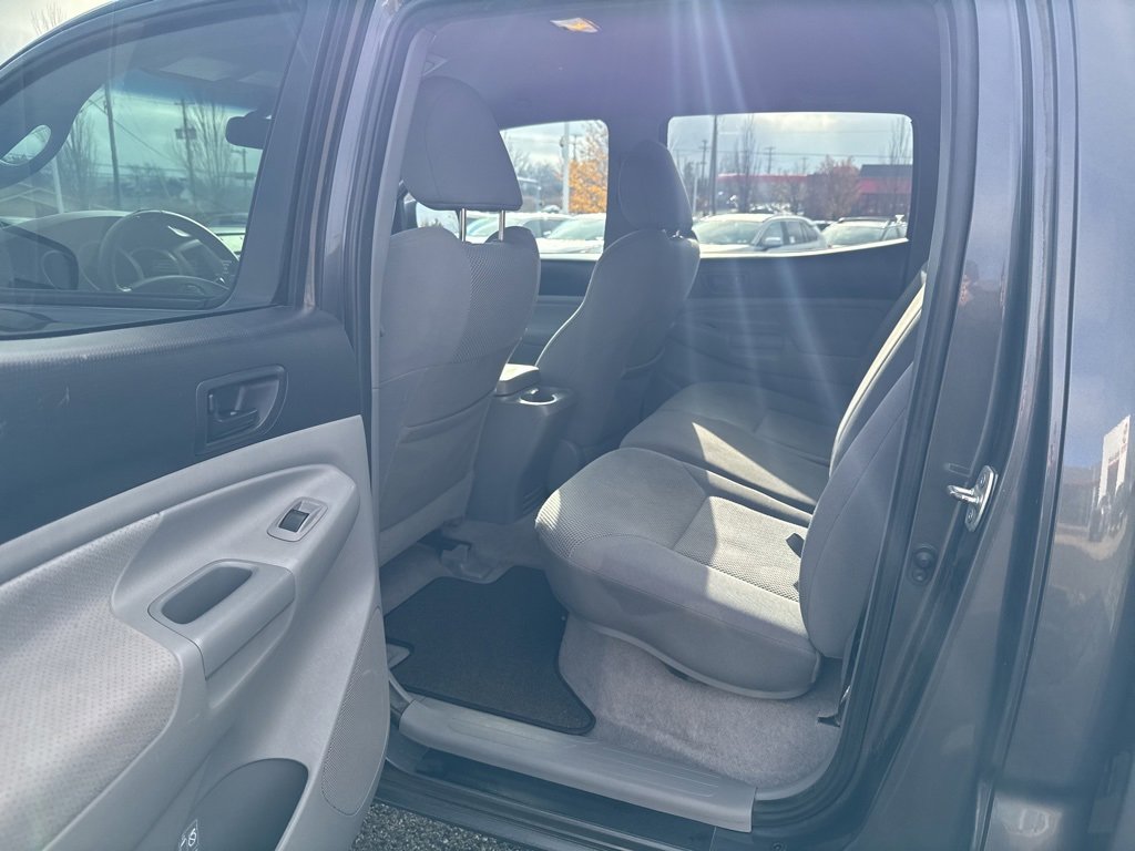 Used 2011 Toyota Tacoma 4x4 Double Cab image 10