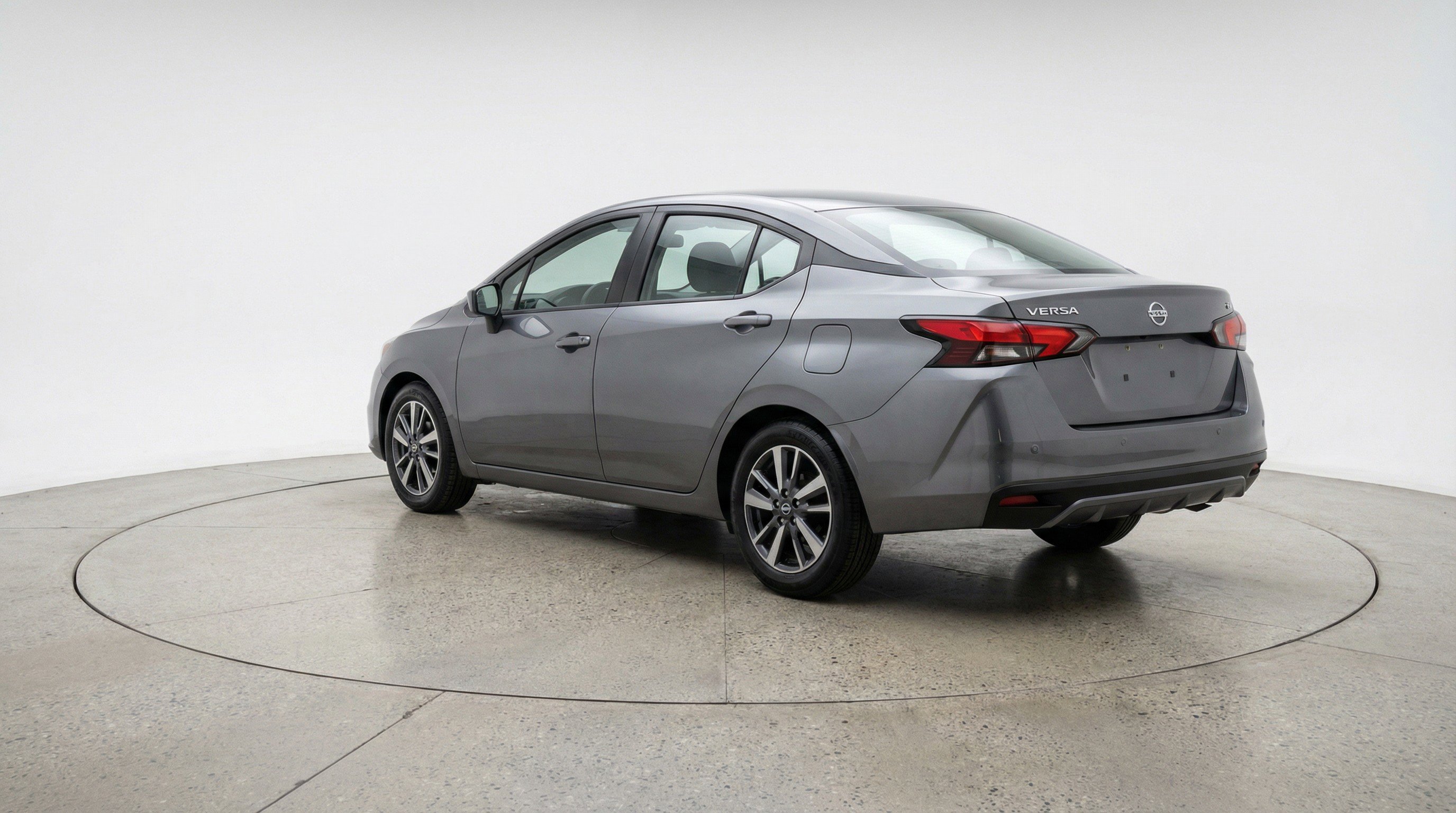 Used 2025 Nissan Versa SV image 6