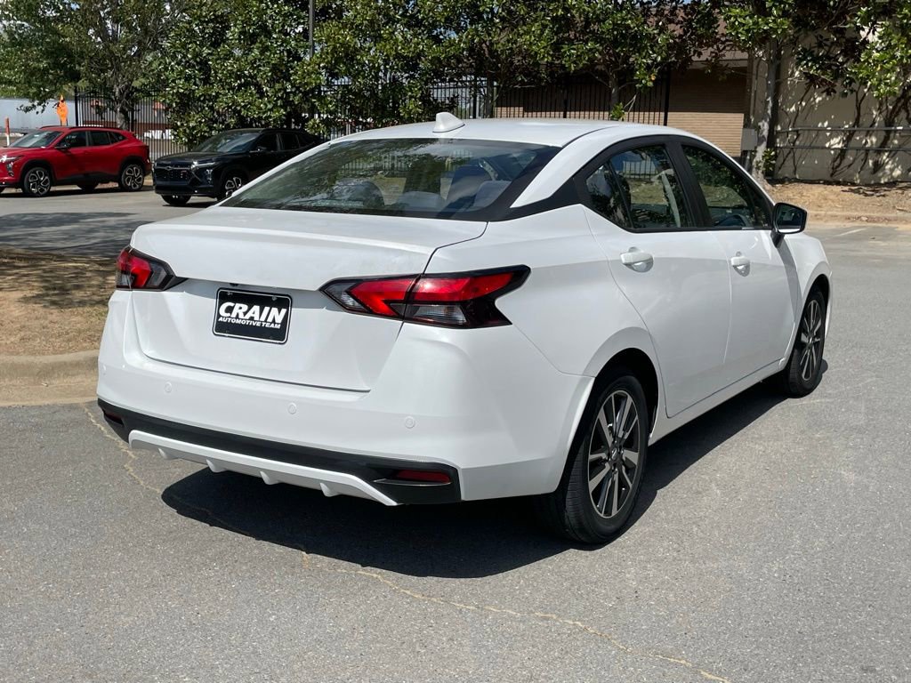 Used 2022 Nissan Versa SV image 7