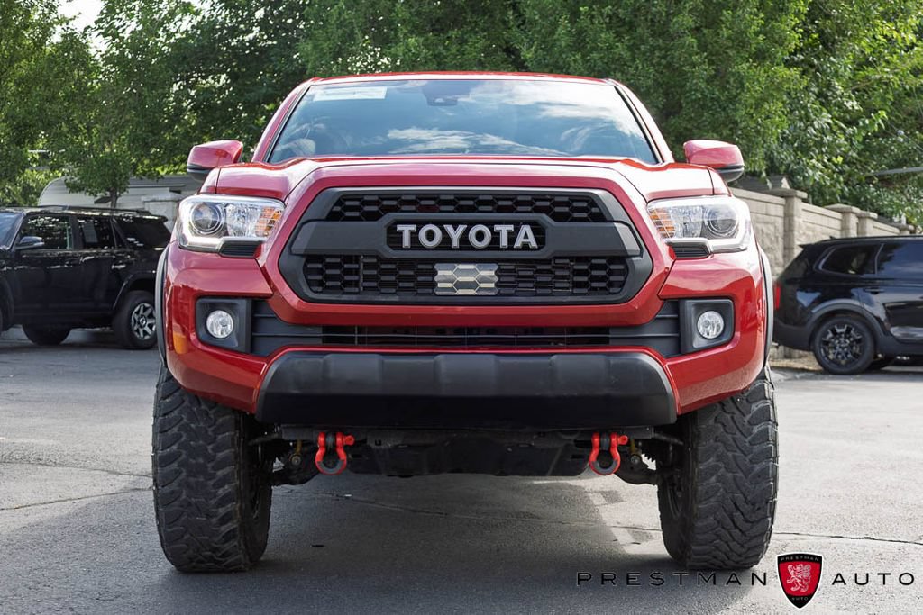 Used 2019 Toyota Tacoma TRD Off-Road AWD/4WD image 14