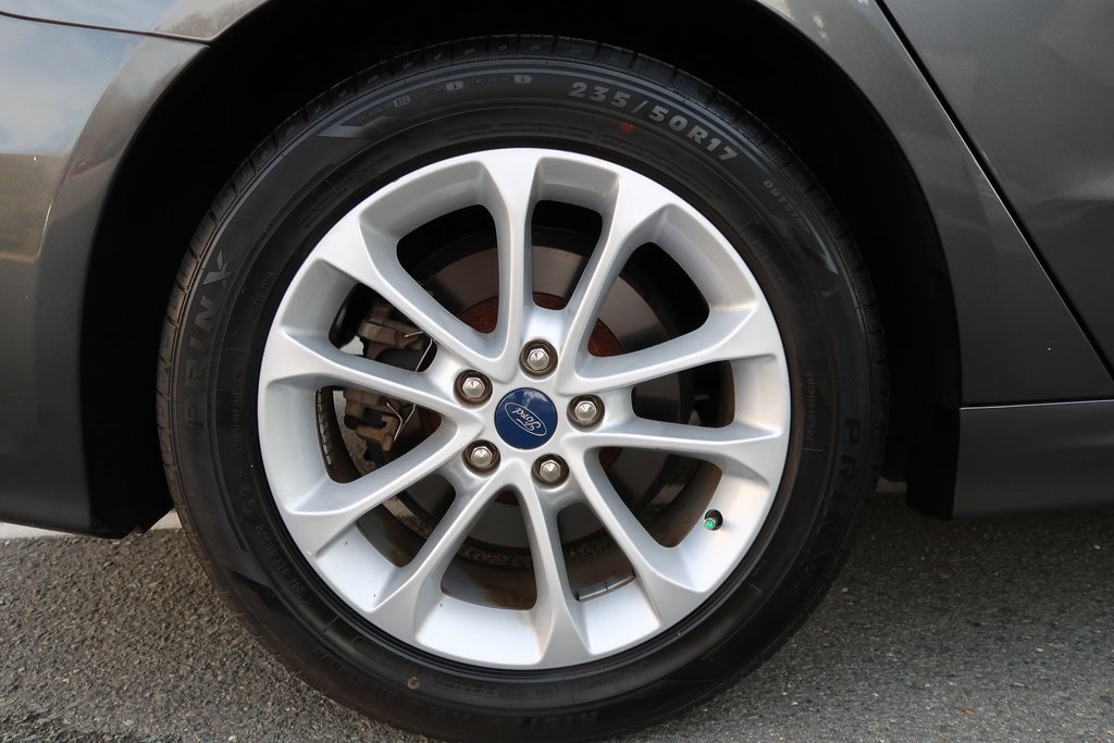 Used 2020 Ford Fusion SE image 39