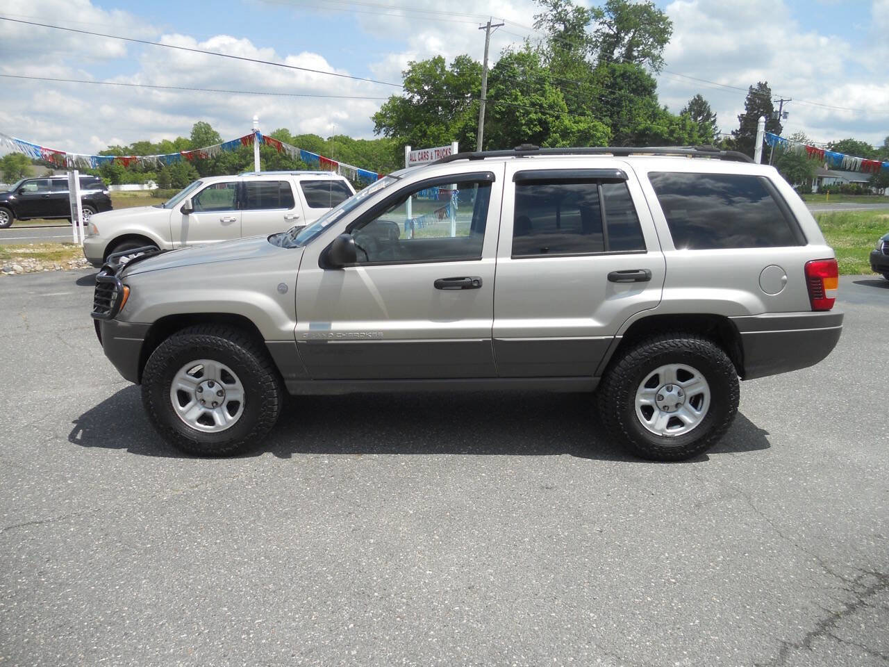 Used 2004 Jeep Grand Cherokee Laredo w/ Convenience Group AWD/4WD image 13
