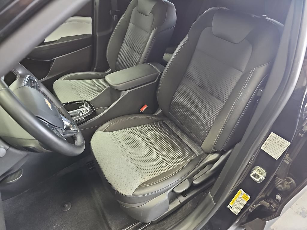 Used 2025 Chevrolet Trax LT w/ LT Convenience Package FWD image 14