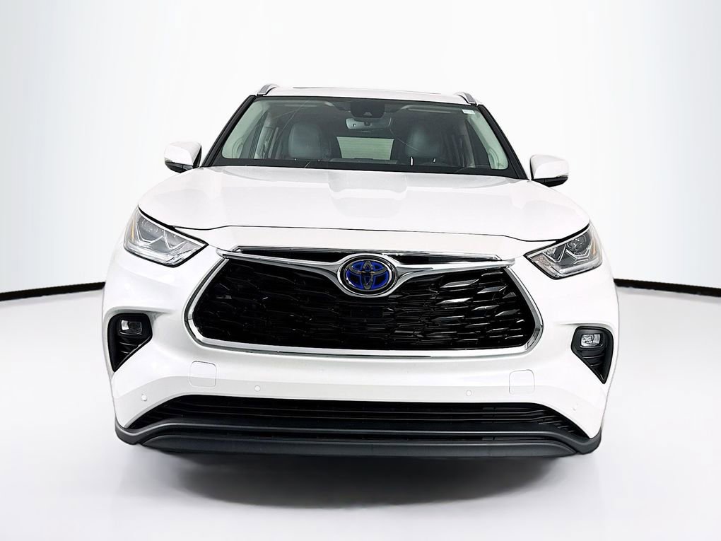 Used 2024 Toyota Highlander Limited image 2