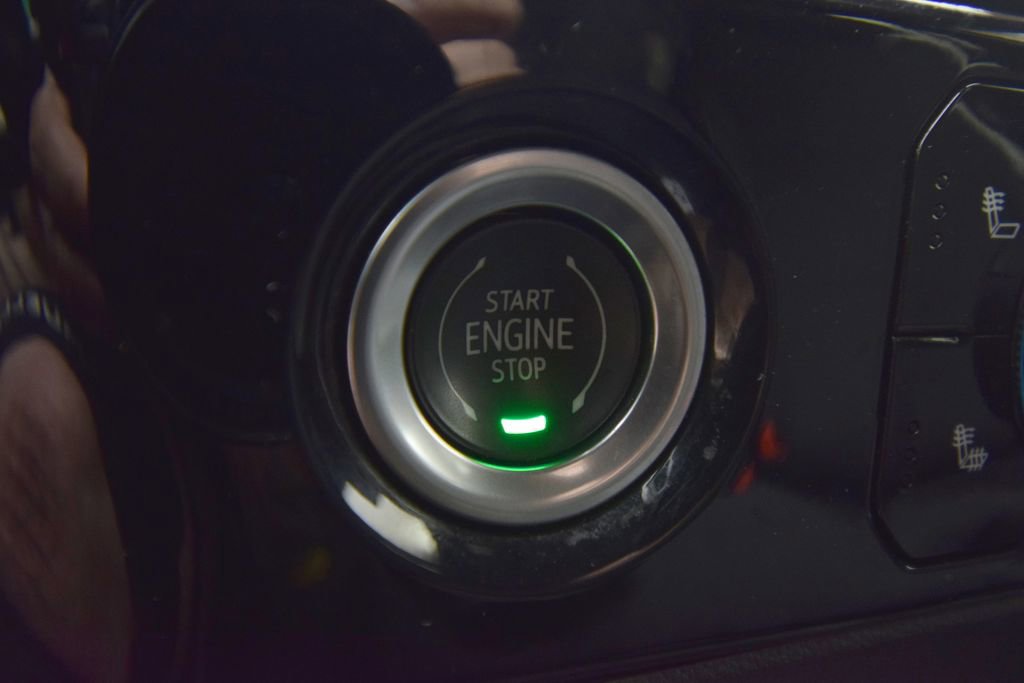 Used 2022 Chevrolet Silverado 1500 LT AWD/4WD image 31