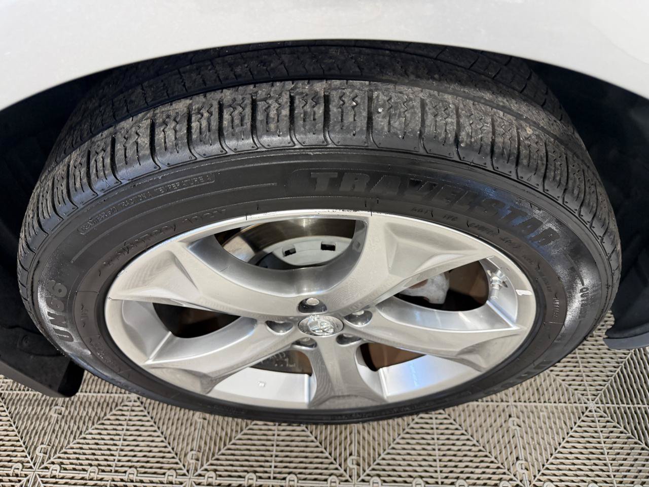 Used 2015 Toyota Venza Limited AWD/4WD image 9
