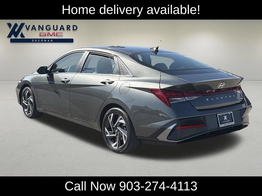 Used 2025 Hyundai Elantra Limited FWD image 3