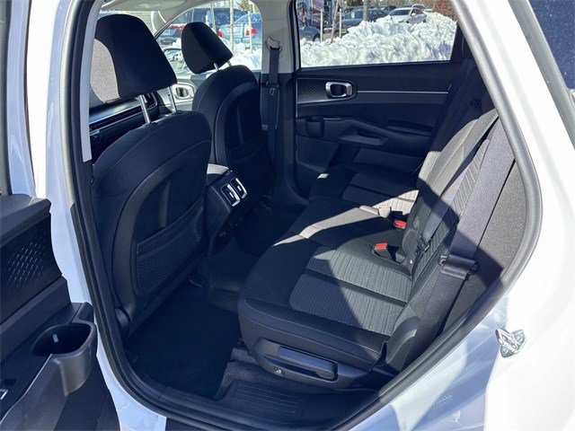 Used 2024 Kia Sorento LX image 16