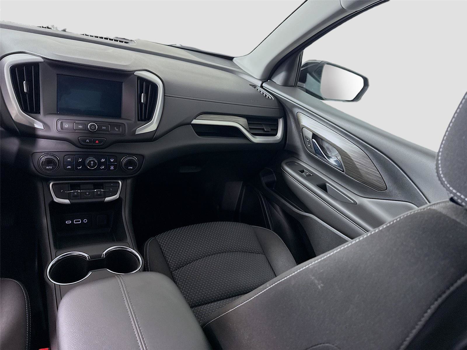 Used 2023 GMC Terrain SLE w/ Driver Convenience Package FWD image 15
