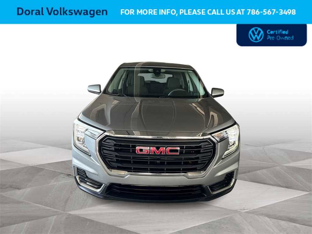 Used 2023 GMC Terrain SLE image 3