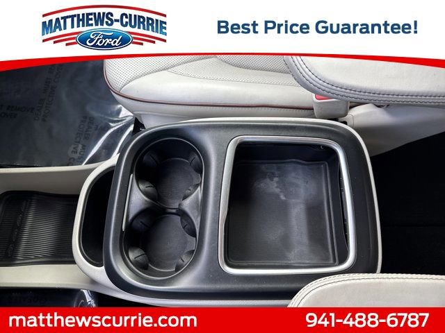 Used 2017 Chrysler Pacifica Limited image 25