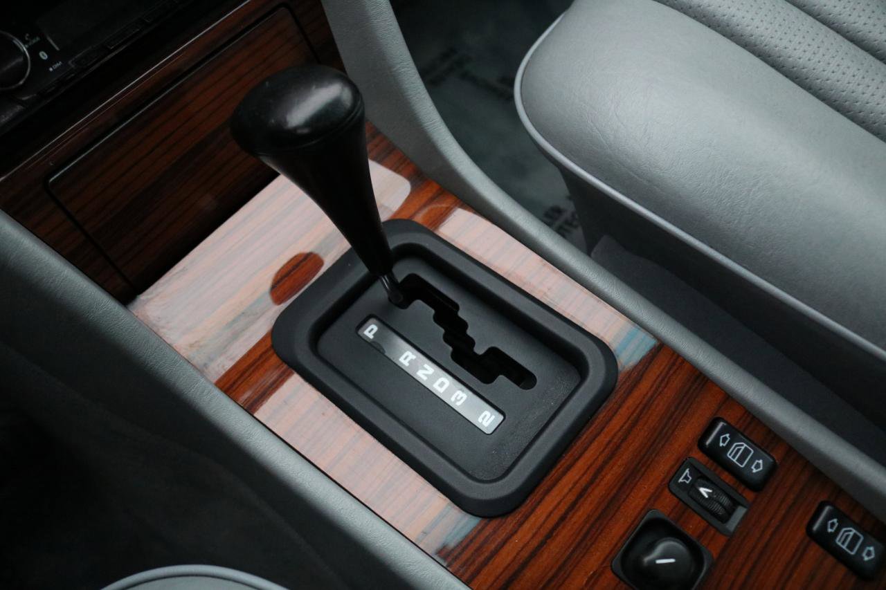 Used 1993 Mercedes-Benz 300 E 2.8 image 31
